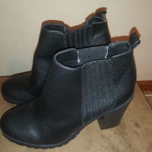 Black (chunky heel)nwot.. boot!